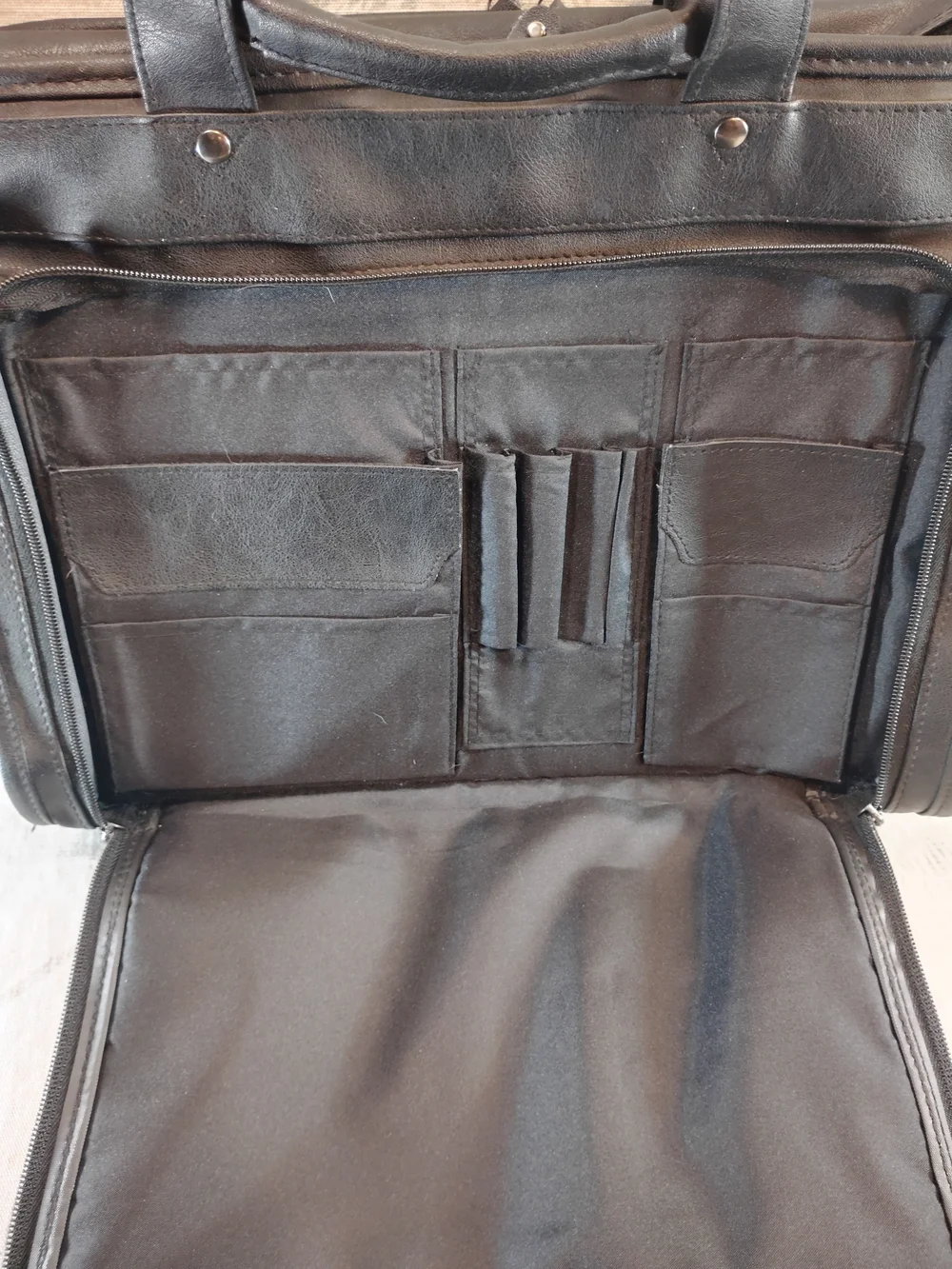 Leeds Black Leather Laptop/Messenger /Briefcase - Professional Men’s Bag